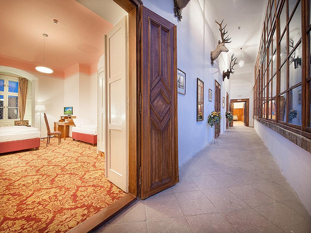 Ea Zamecky Hotel Hrubá Skála Exterior foto